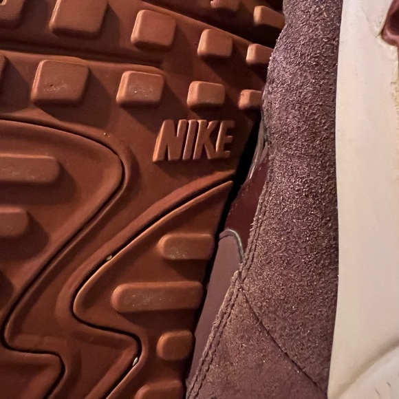 Women’s Maroon Nike Air Max - Picture 5 of 7
